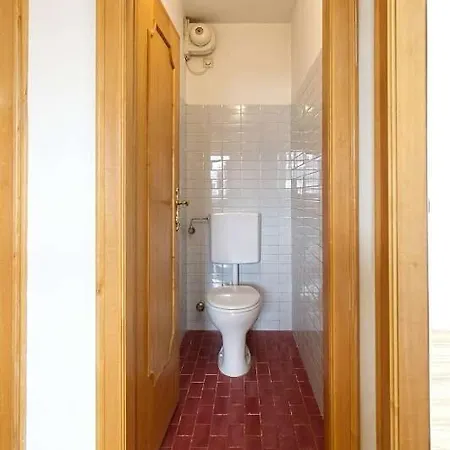 Quarto em Acomodações Particulares Flower Nahe Bahnhof & Lkh Salzburgo